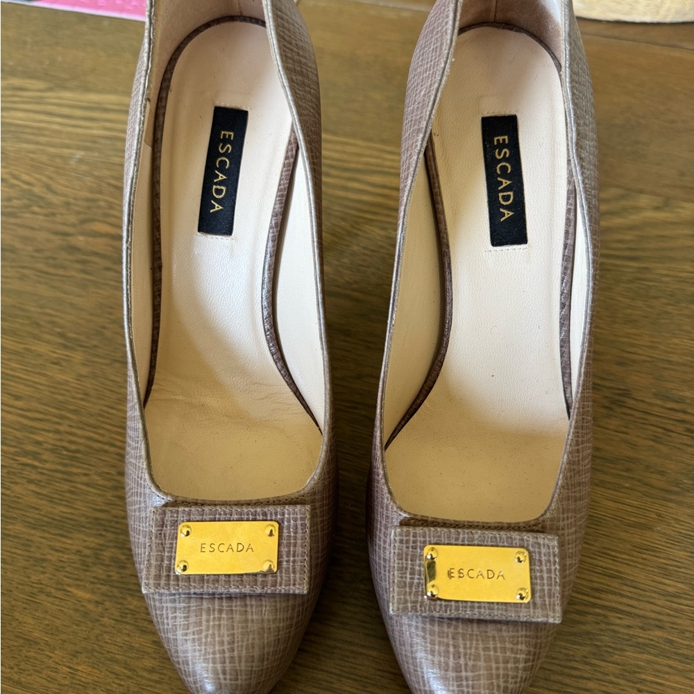 Escada Women's Light Brown Pumps